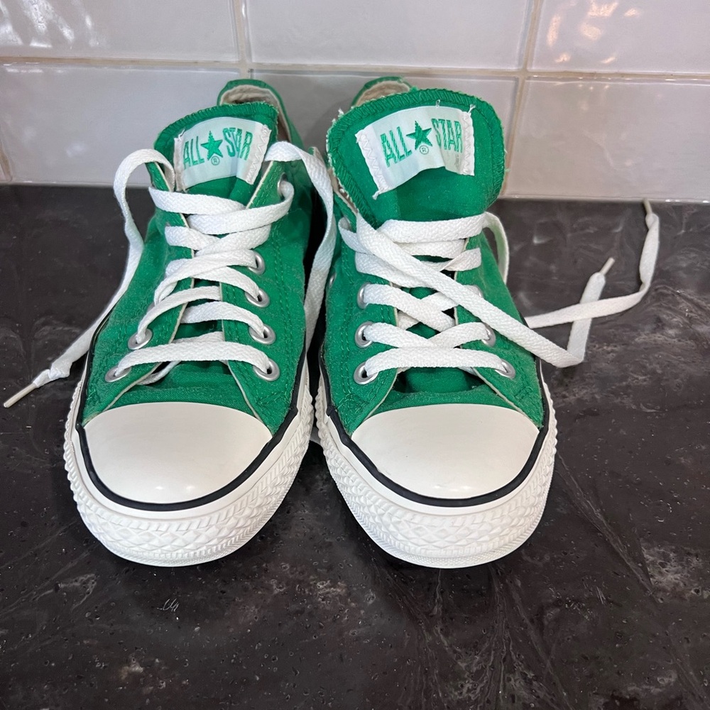 Converse Green womens size 8 low tops